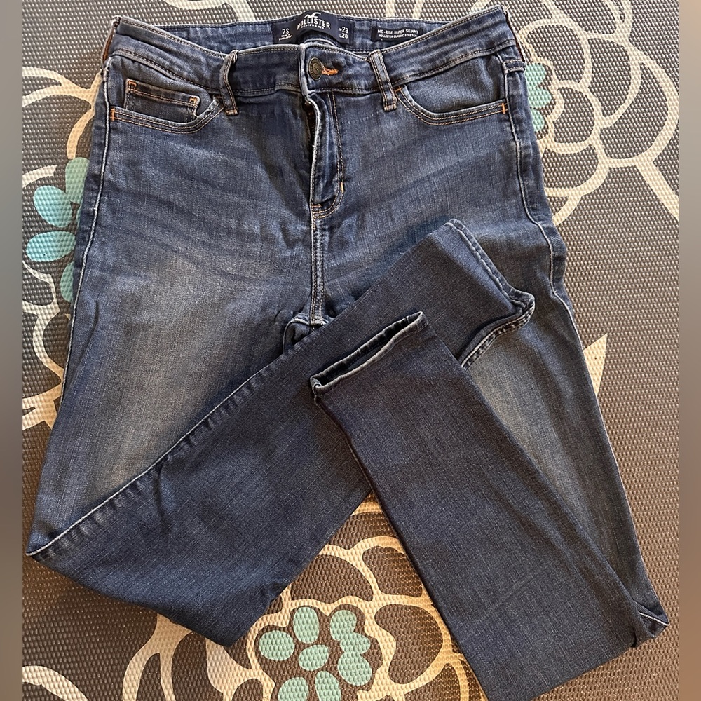 🌺Hollister mid rise super skinny jeans🌺